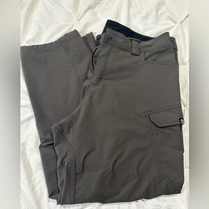 Truewerk Men’s 40x30 T2 work pants. Gray.